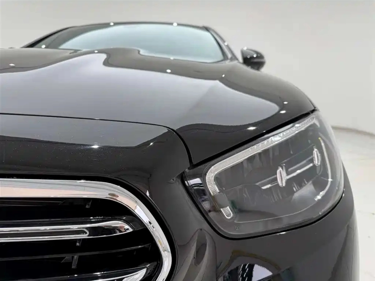 MERCEDES BENZ E-CLASS