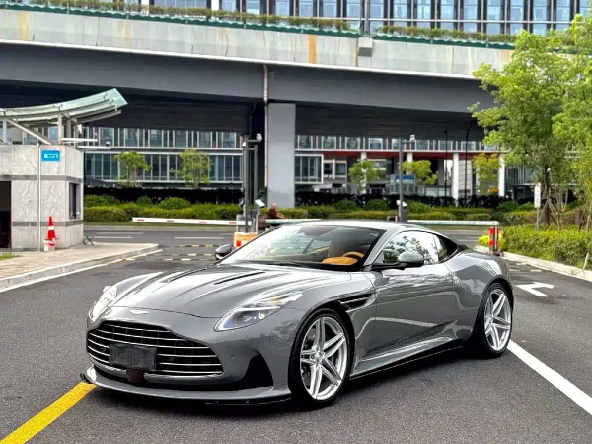 ASTON MARTIN DB12