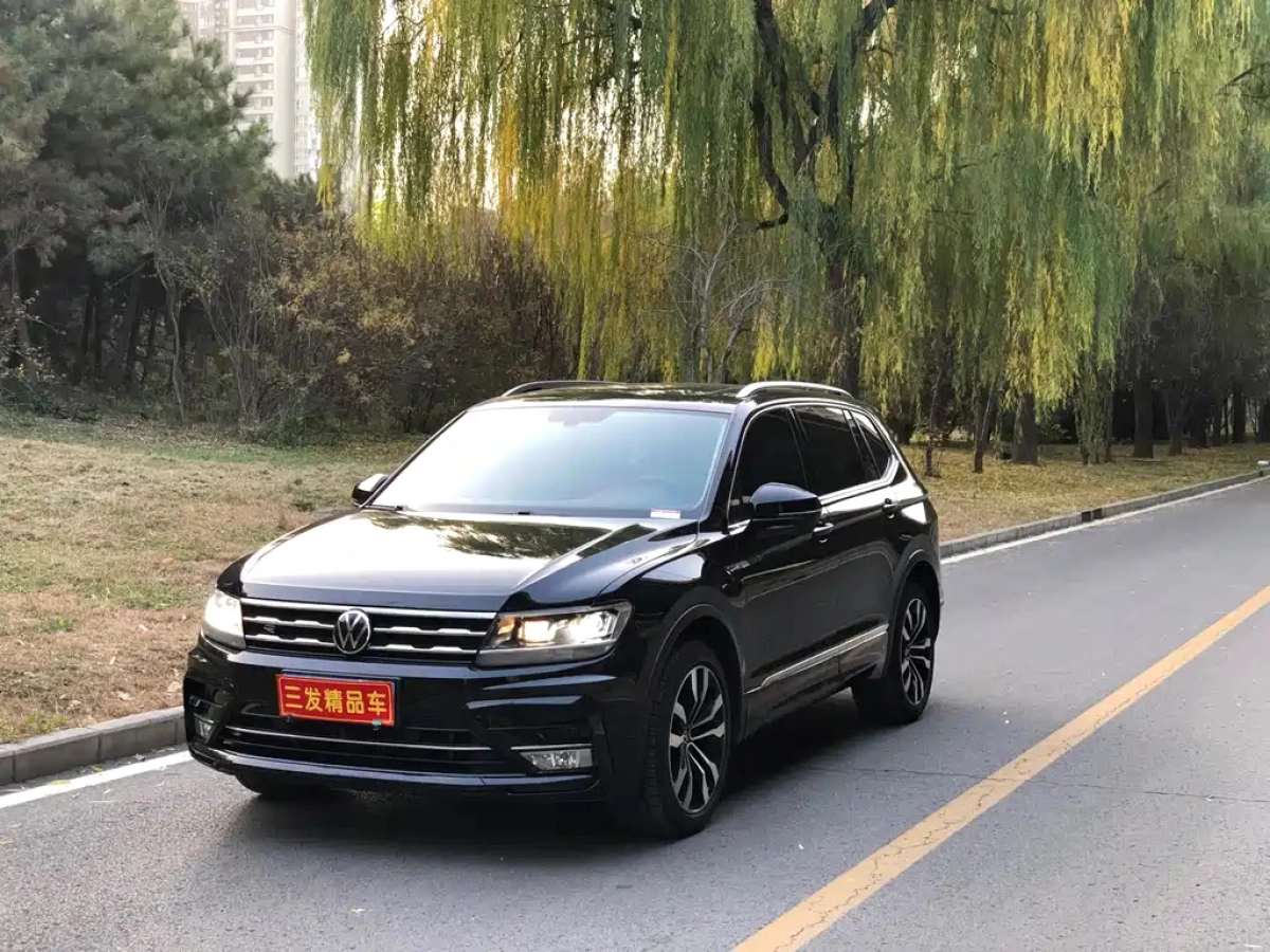 VOLKSWAGEN TIGUAN L