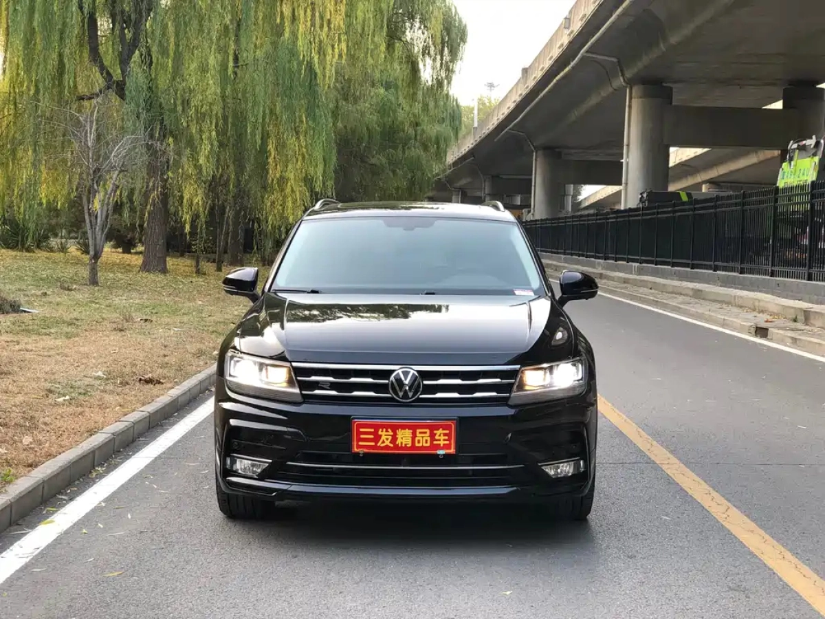 VOLKSWAGEN TIGUAN L