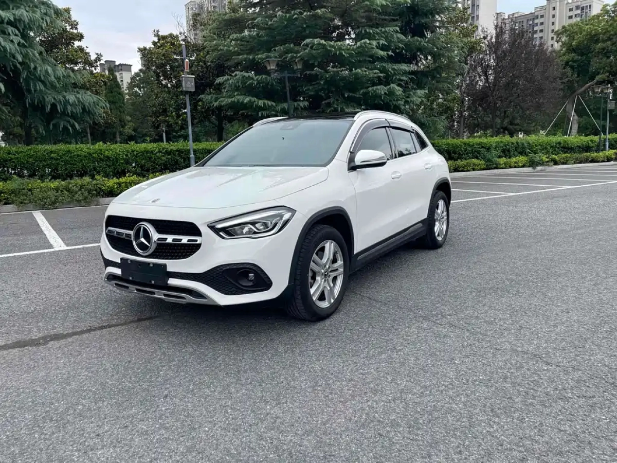 MERCEDES BENZ GLA