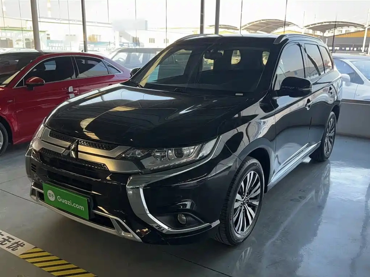 MITSUBISHI OUTLANDER  2022