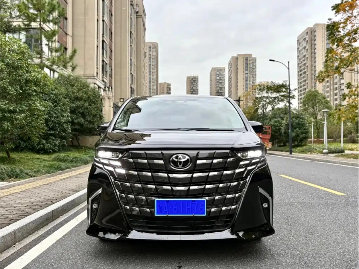 TOYOTA ALPHARD