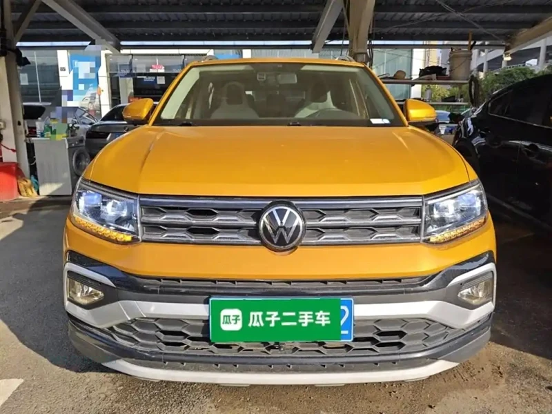 VOLKSWAGEN T-CROSS
