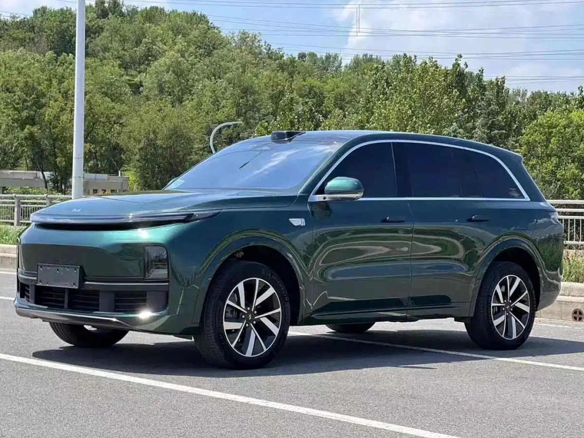 LI AUTO L8  2022