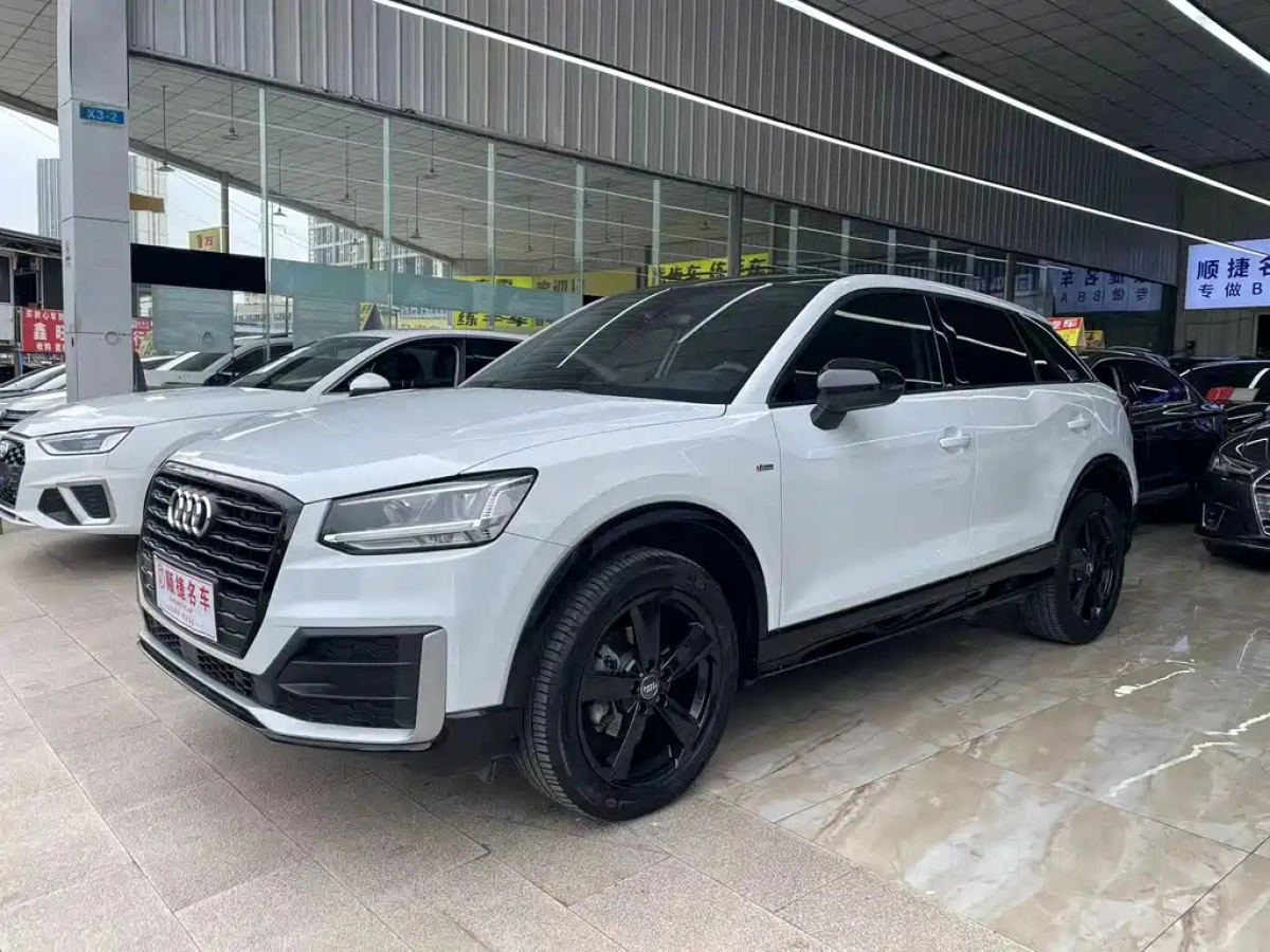 AUDI Q2L