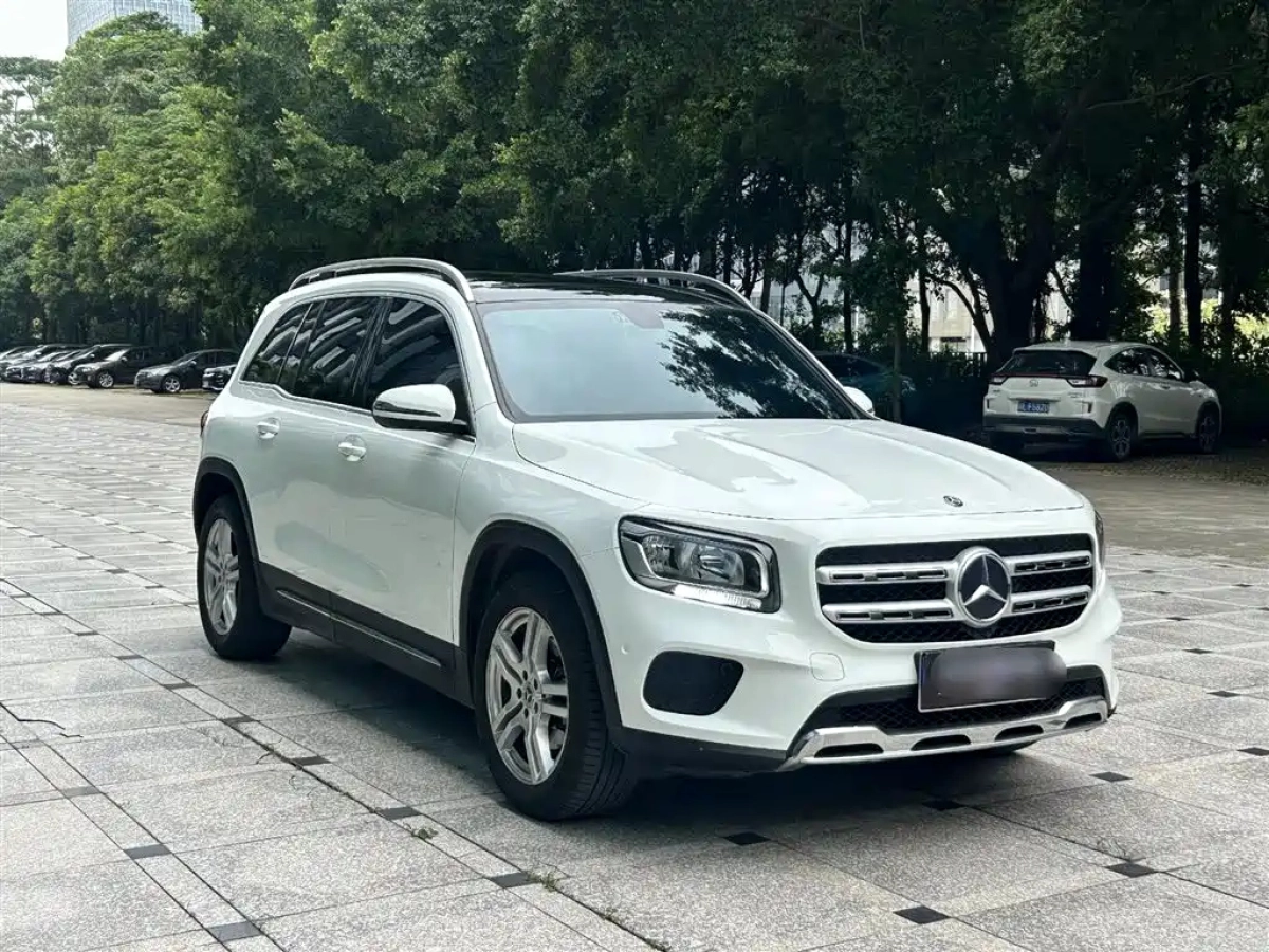 MERCEDES BENZ GLB
