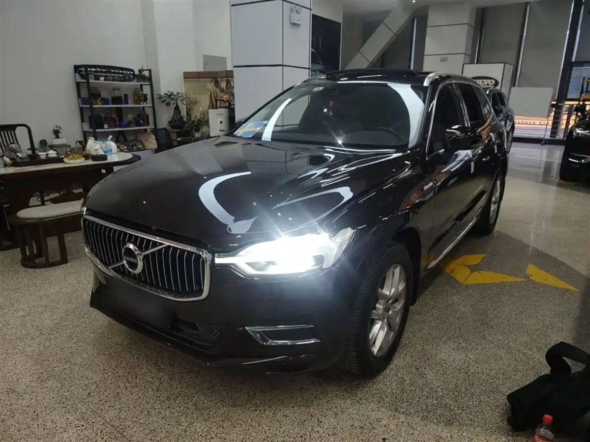VOLVO XC60  2020