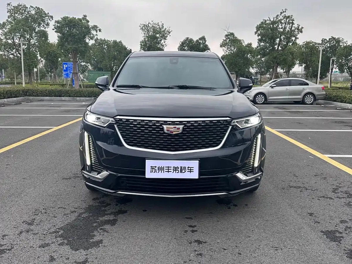 CADILLAC XT6