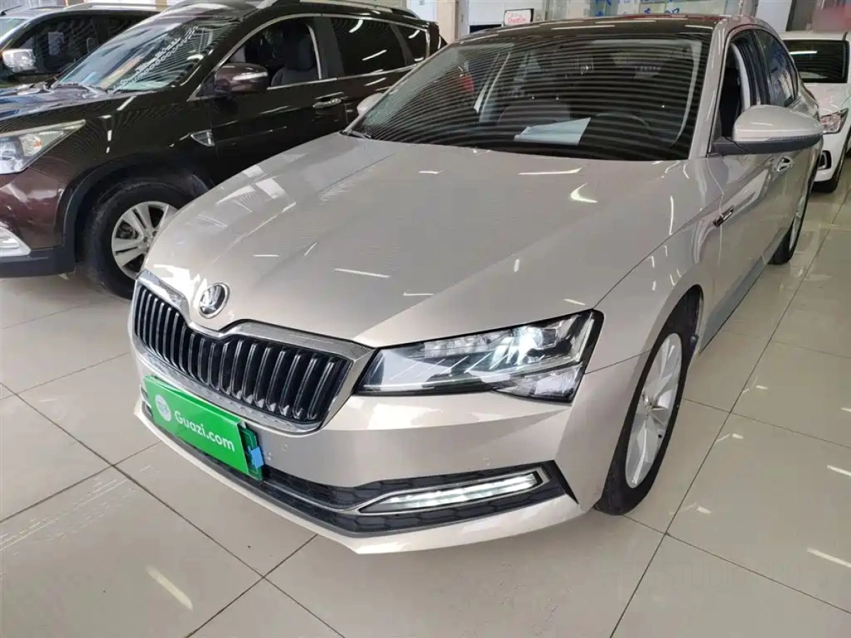 SKODA SUPERB