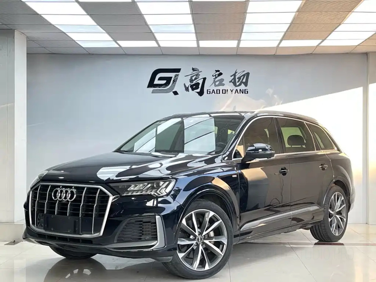 AUDI Q7  2021