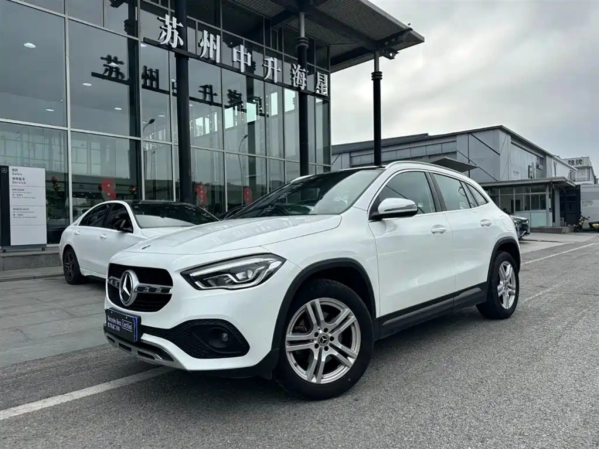 MERCEDES BENZ GLA  2023