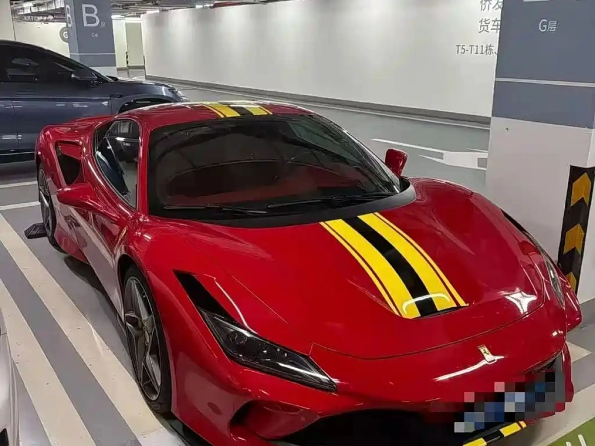 FERRARI F8