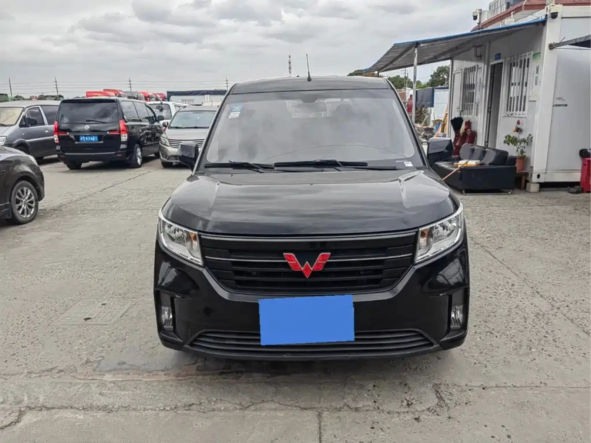 SGMW WULING HONGGUANG PLUS  2021