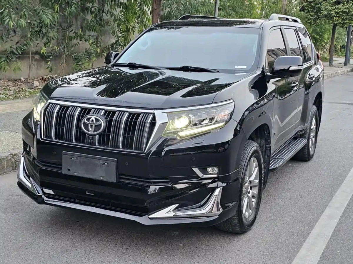 TOYOTA PRADO