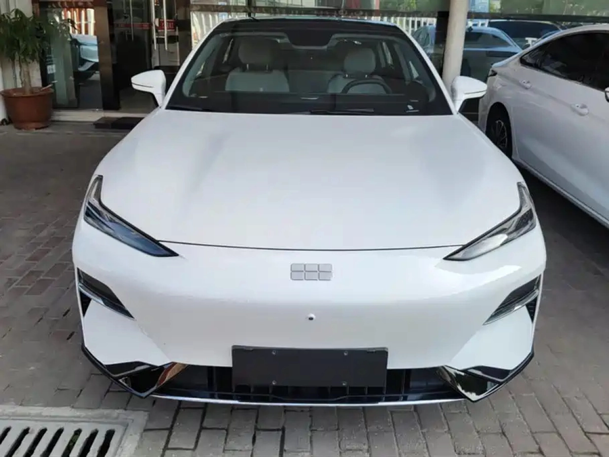 GEELY GALAXY GALAXY E8