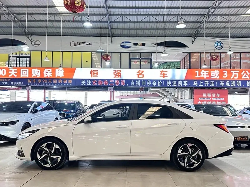 HYUNDAI ELANTRA