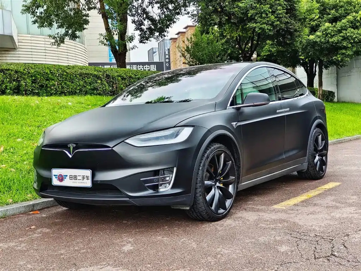 TESLA MODEL X