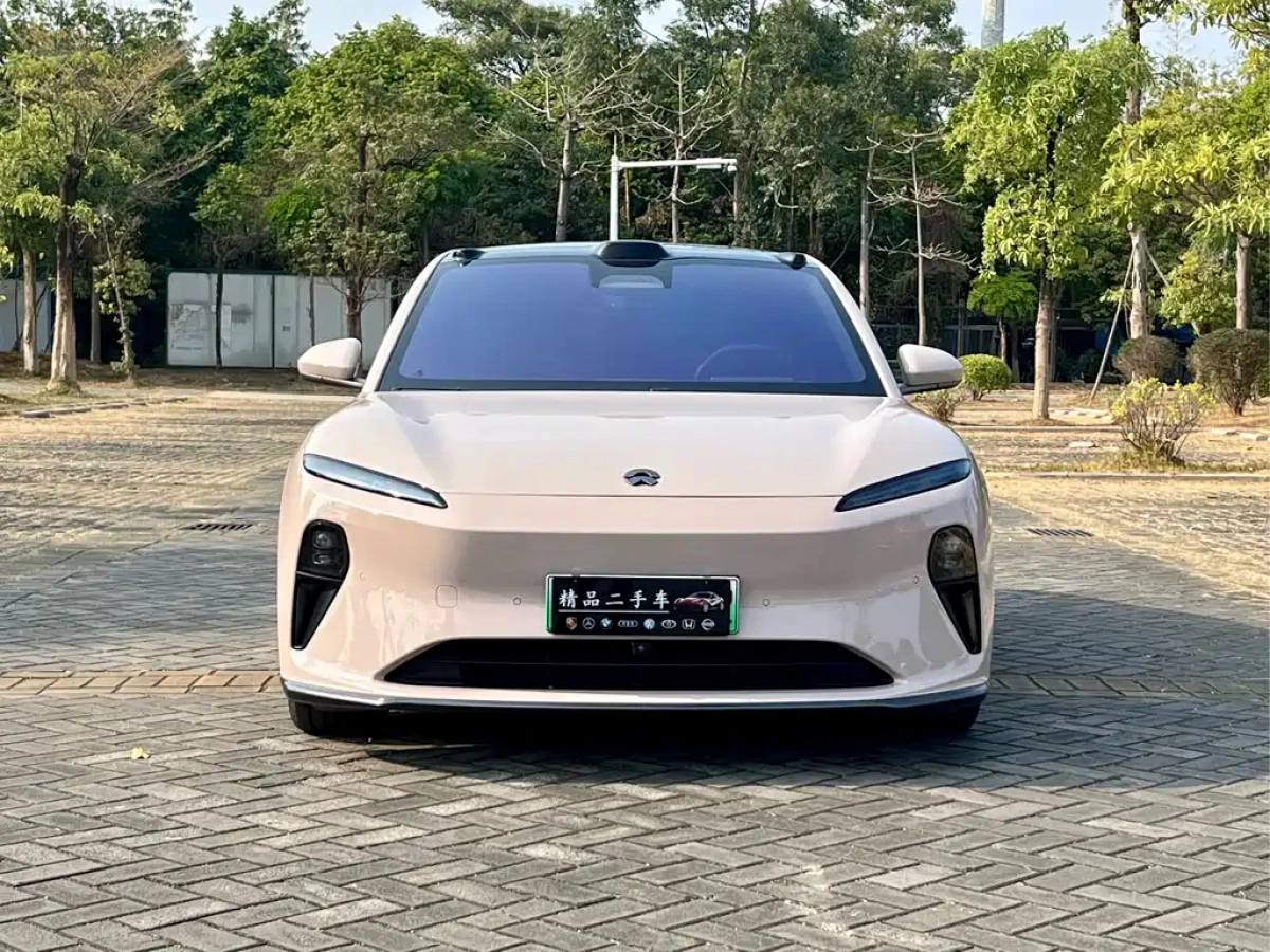 NIO ET5