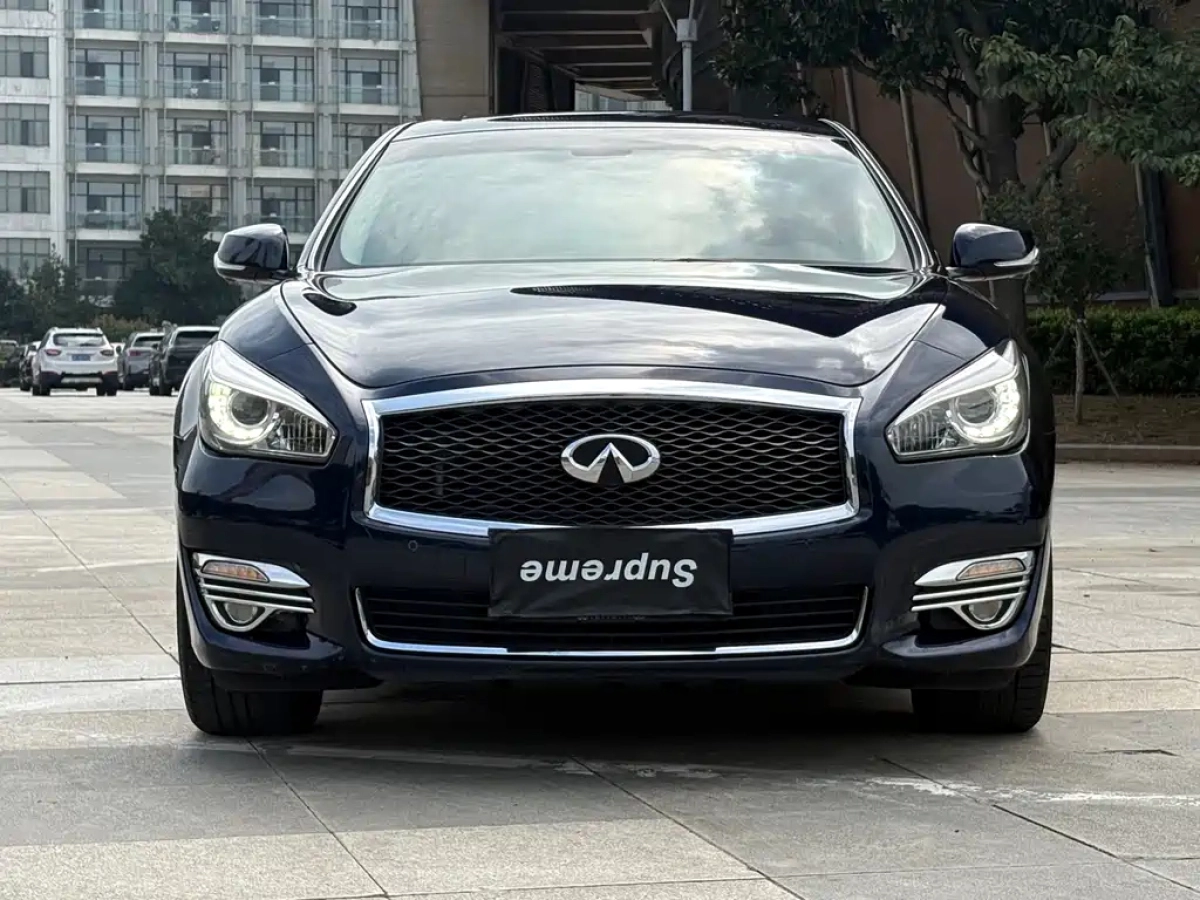 INFINITI Q70
