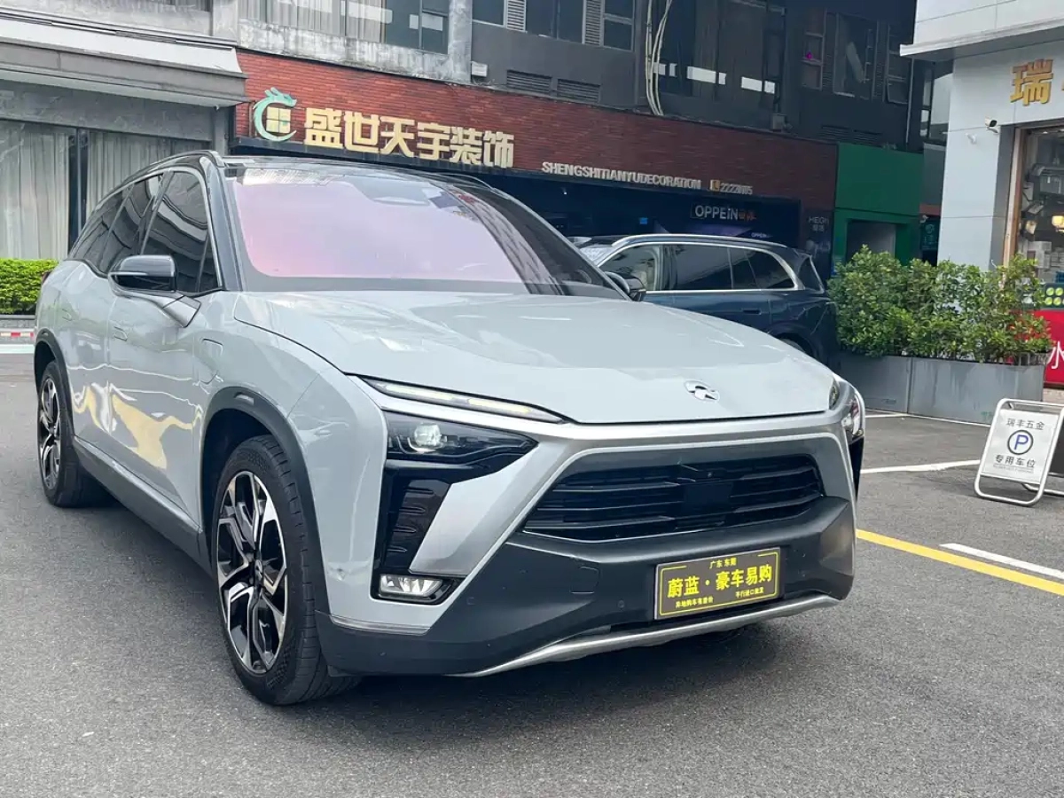 NIO ES8