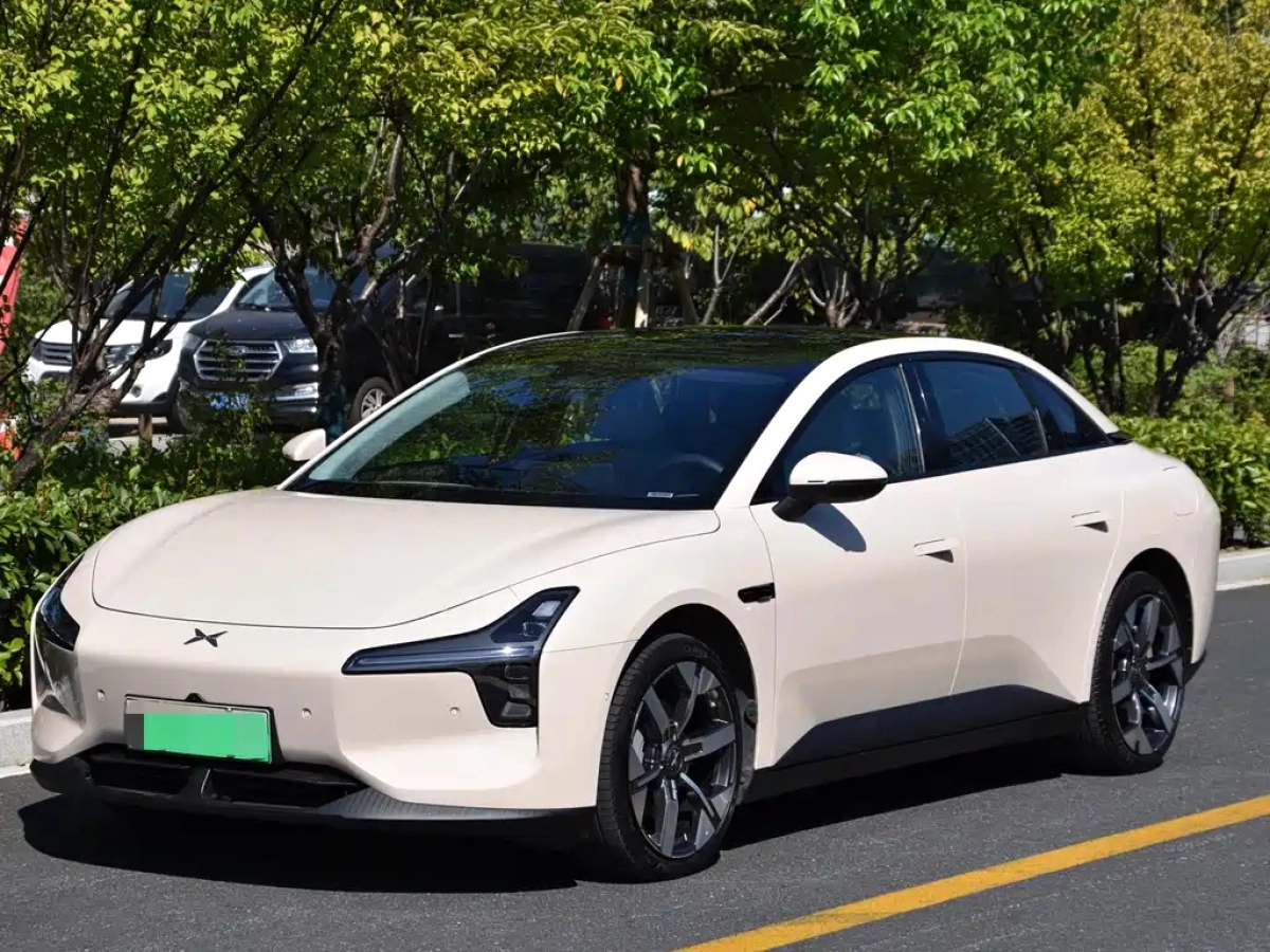 XPENG MOTORS MONA M03  2024