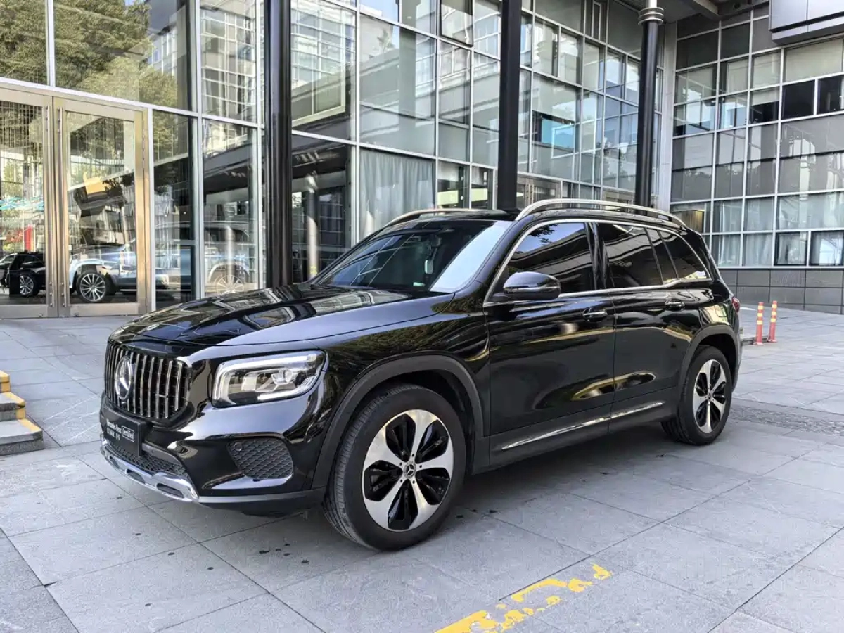 MERCEDES BENZ GLB