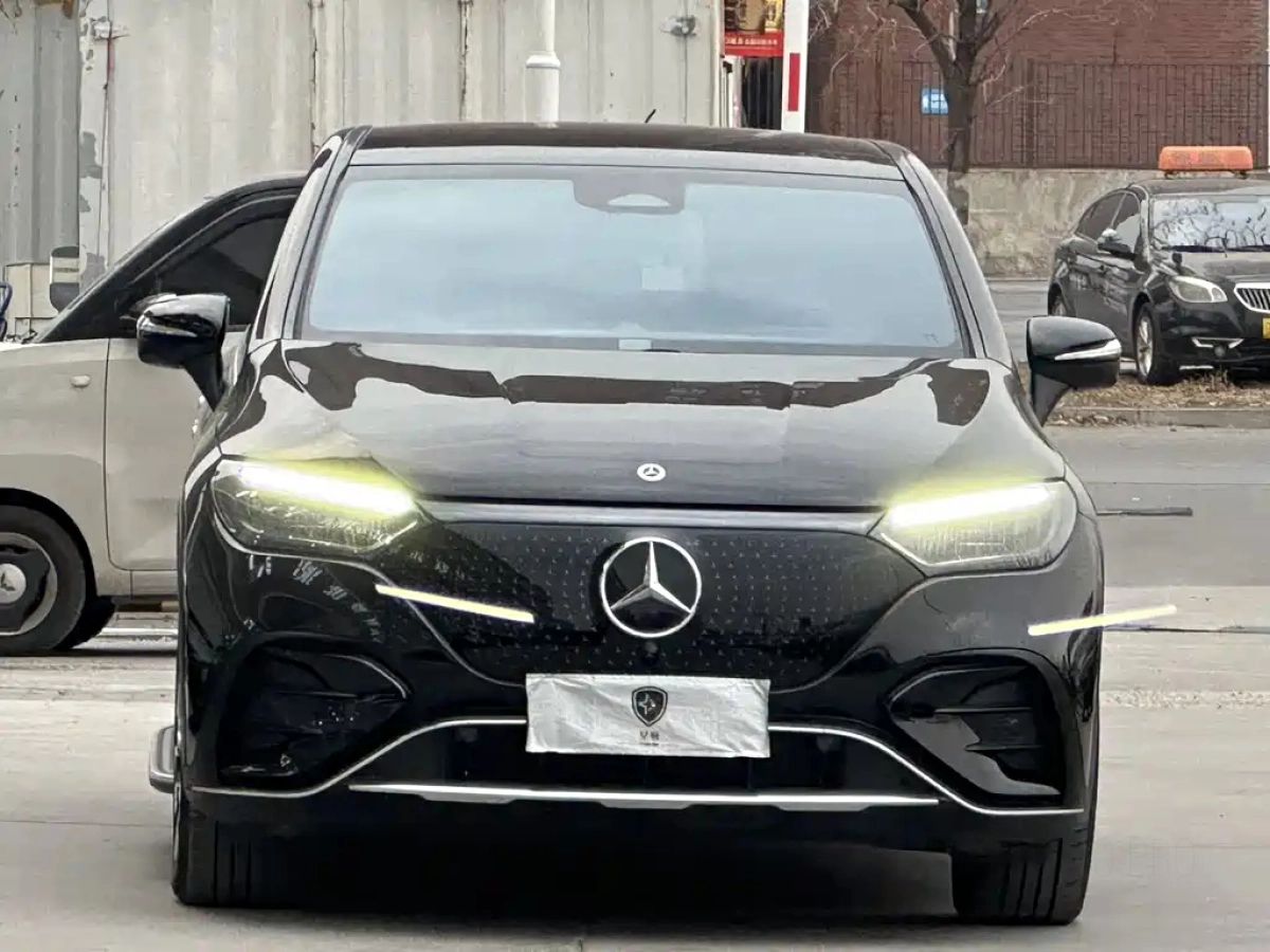 MERCEDES BENZ EQE SUV