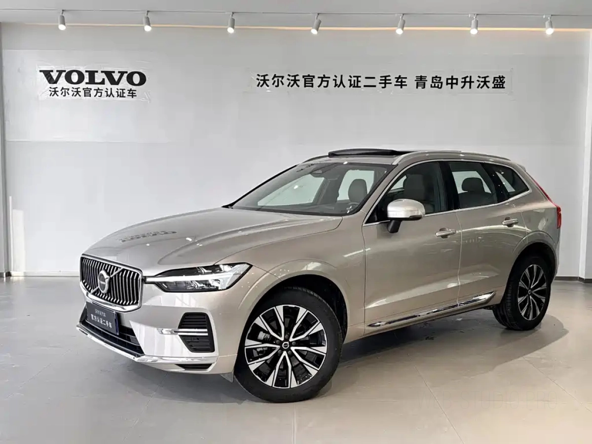 VOLVO XC60  2025