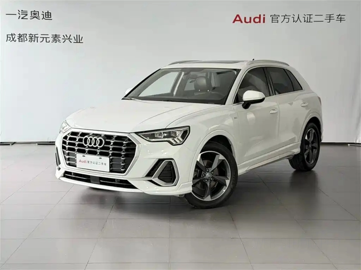 AUDI Q3