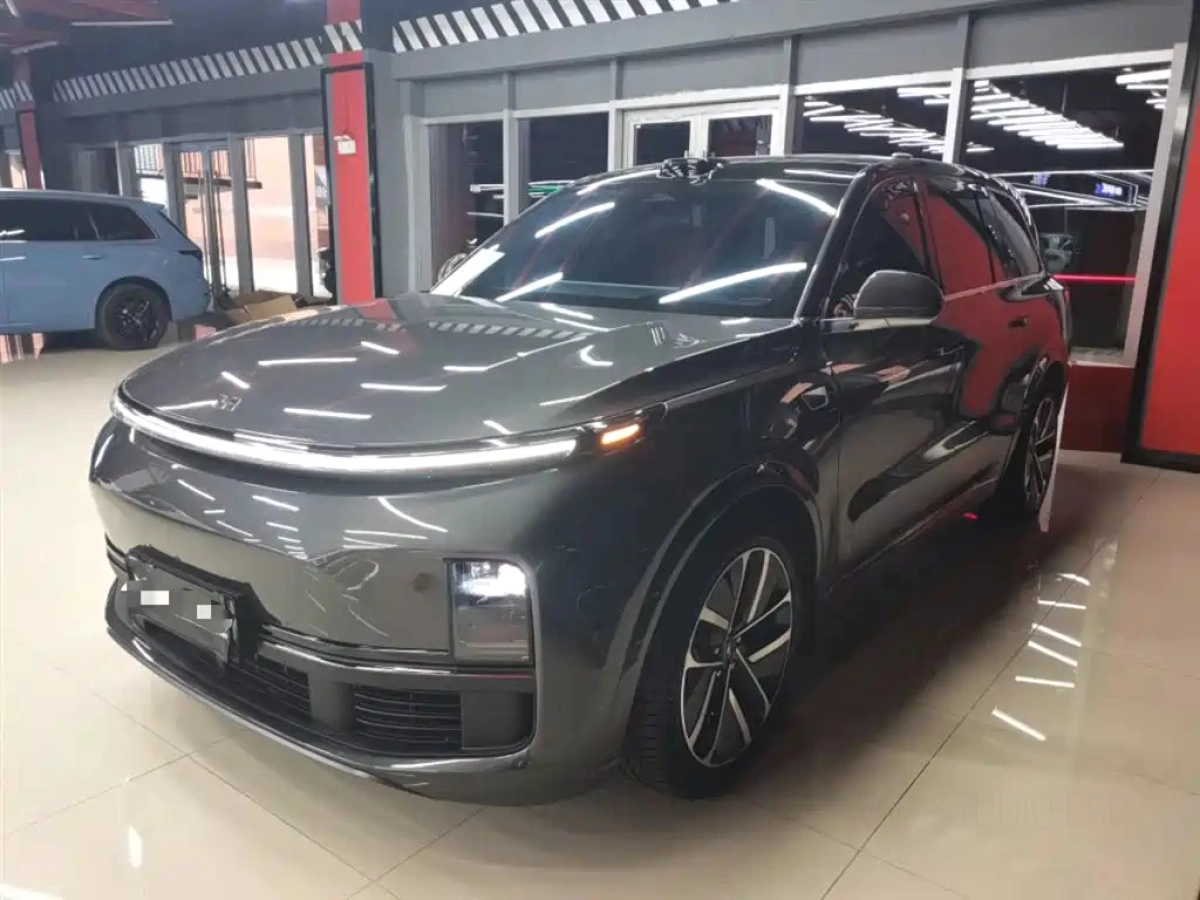 LI AUTO L9  2025