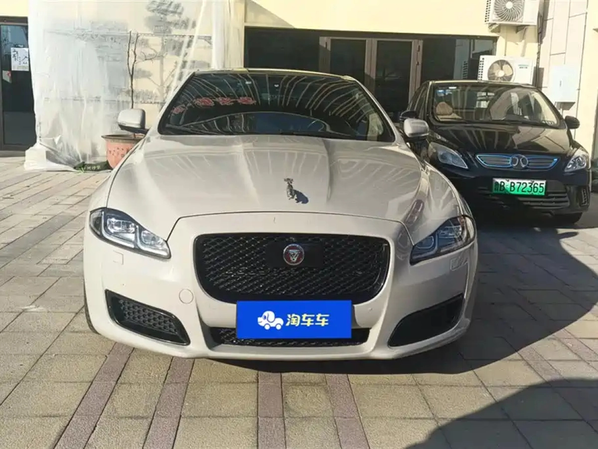 JAGUAR XJ