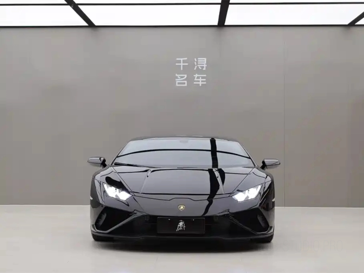 LAMBORGHINI HURACAN