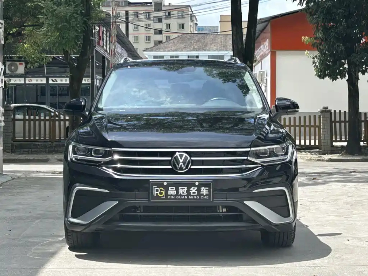 VOLKSWAGEN TIGUAN L
