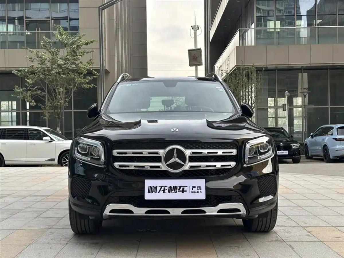MERCEDES BENZ GLB