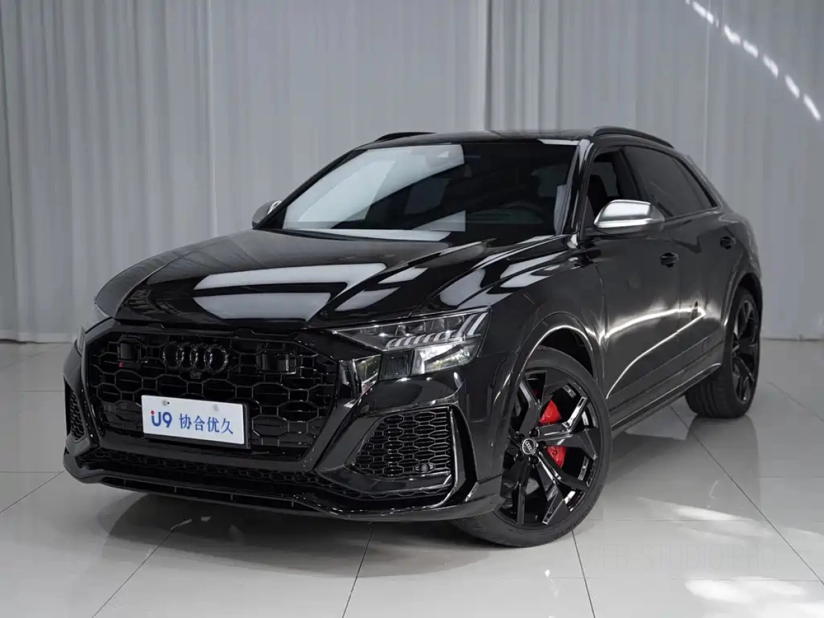 AUDI RS Q8  2024