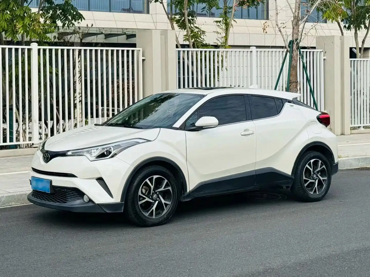 TOYOTA C-HR  2019