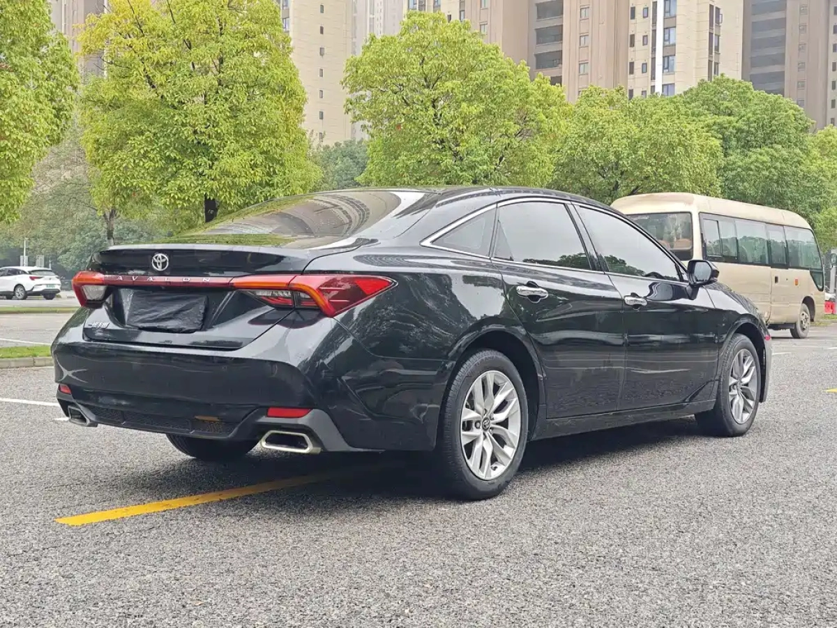 TOYOTA AVALON