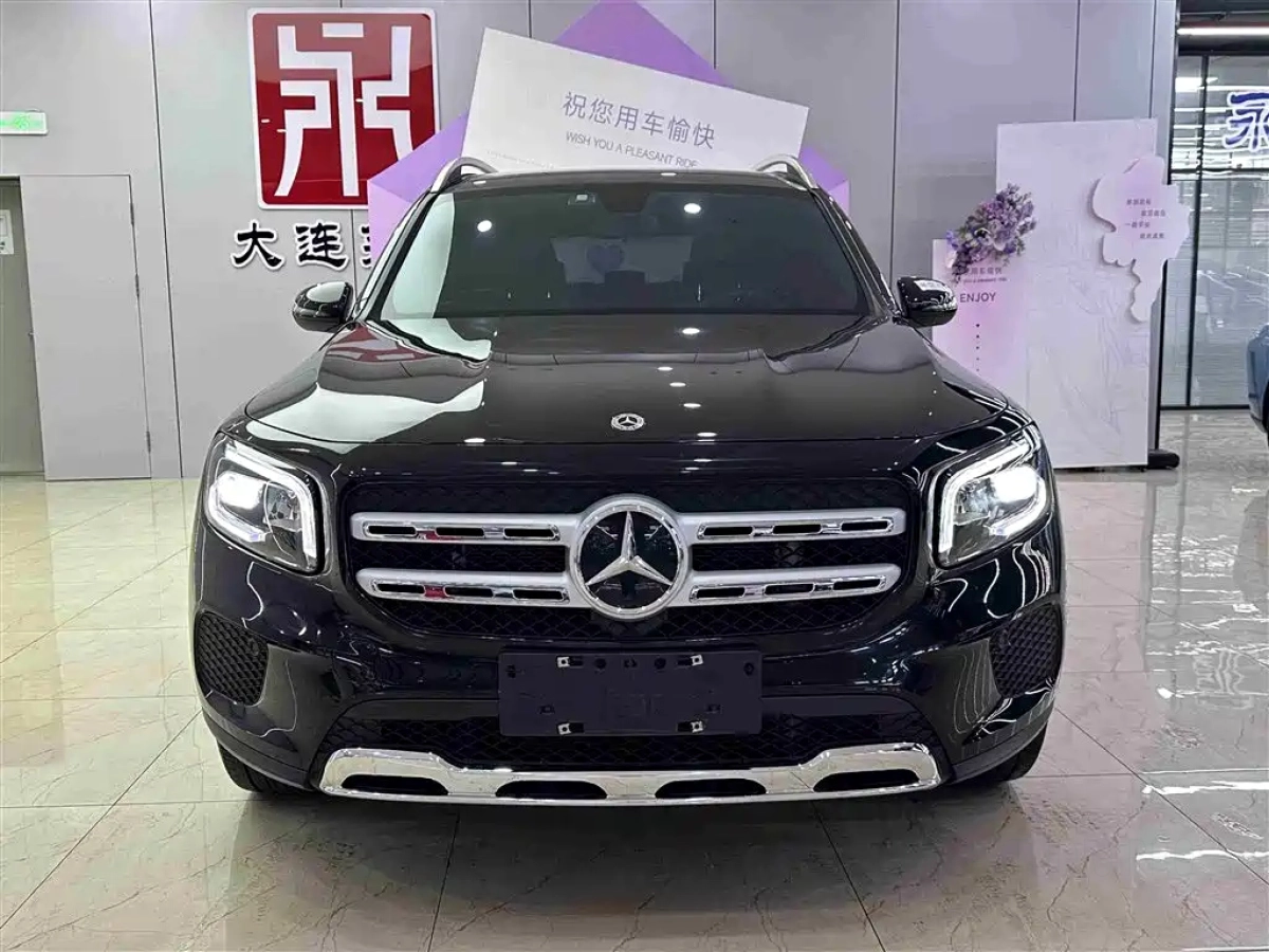 MERCEDES BENZ GLB