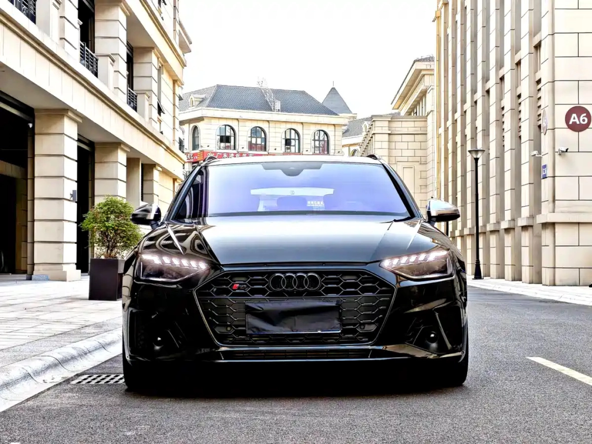 AUDI S4
