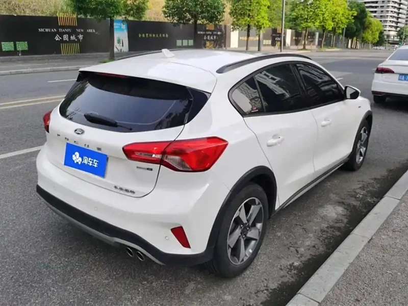 FORD FOCUS ACTIVE