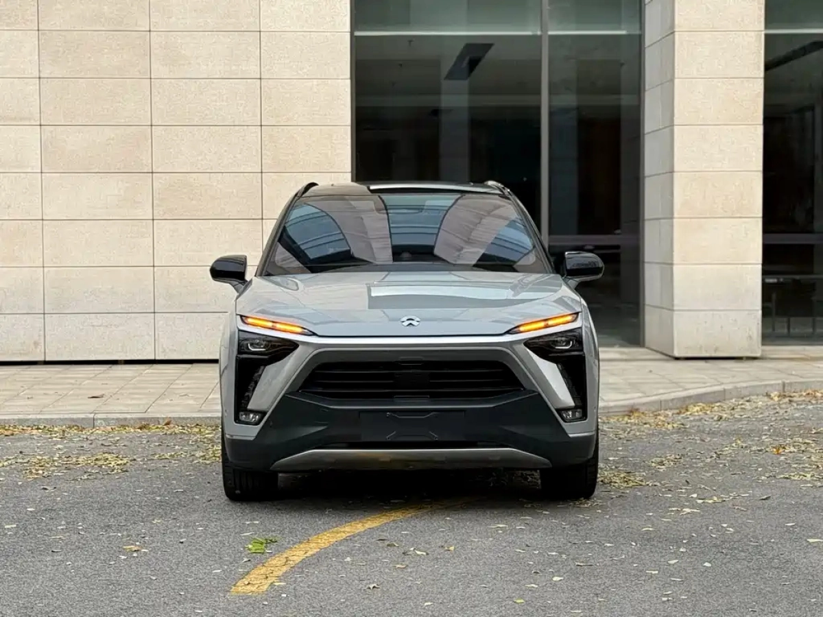 NIO ES8