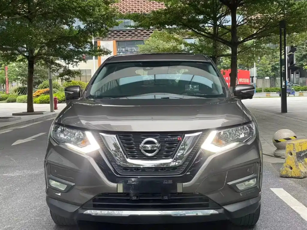 NISSAN X-TRAIL