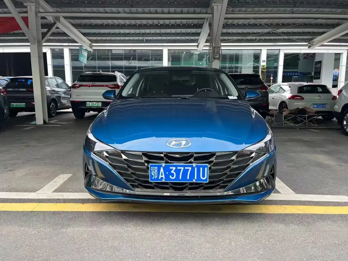 HYUNDAI ELANTRA