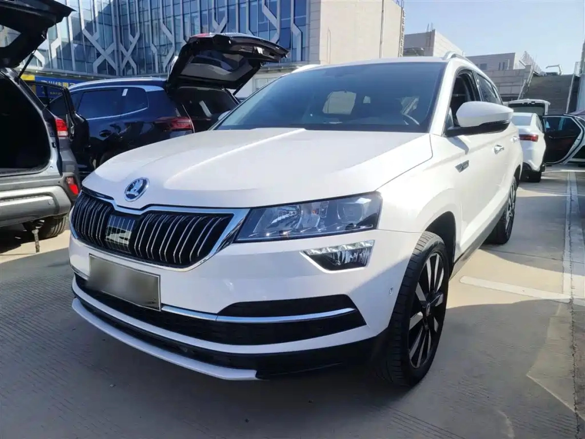 SKODA KAROQ  2021