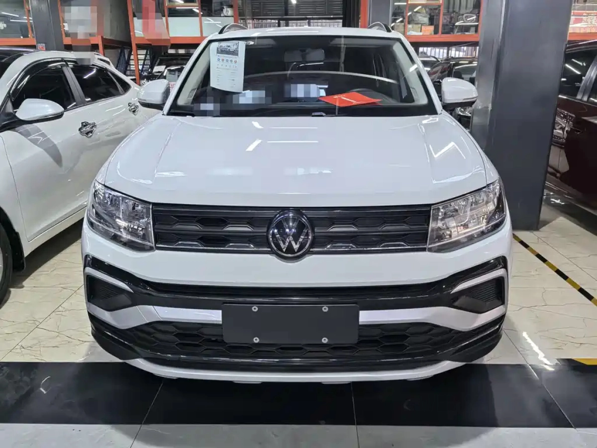 VOLKSWAGEN T-CROSS