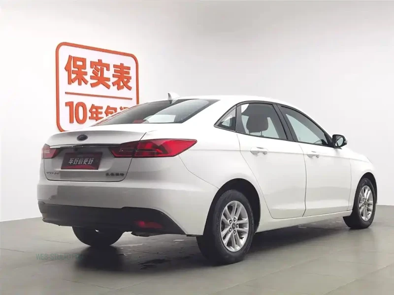 FORD ESCORT  2019