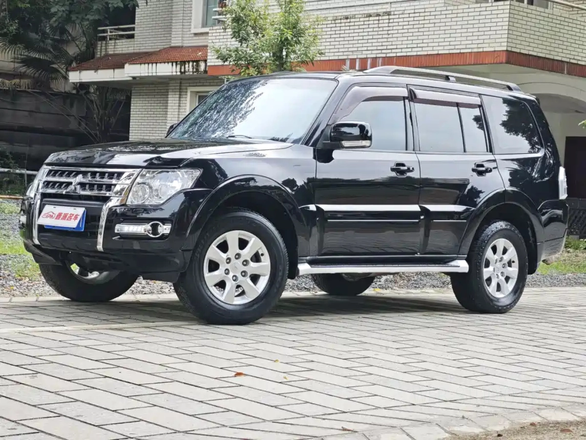 MITSUBISHI PAJERO IMPORT  2019