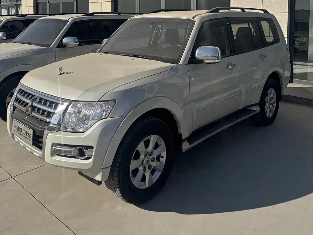 MITSUBISHI PAJERO IMPORT  2020