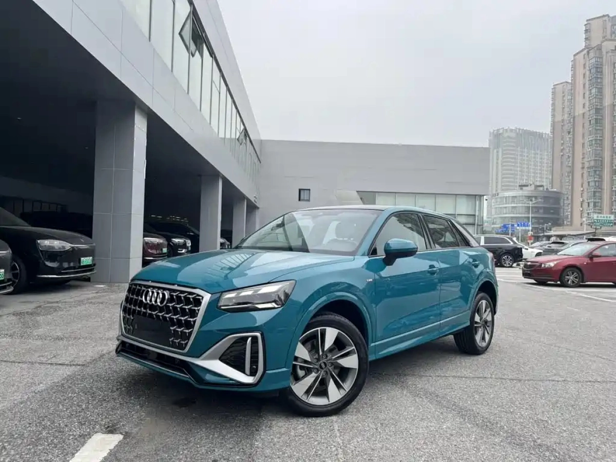AUDI Q2L